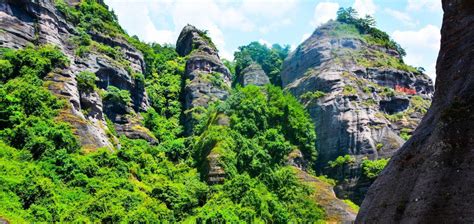 Le Mont Gutian, joyau verdoyant et refuge paisible de Longyan !